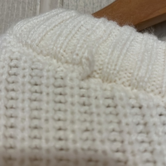 3 for $15! Cropped White Knit Vest - Picture 3 of 6
